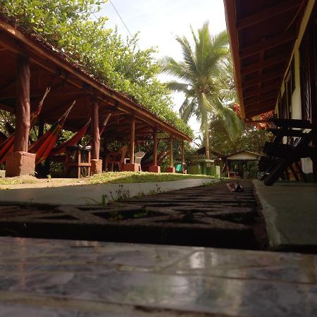 Cabinas Balcon Del Mar Tortuguero Exterior foto
