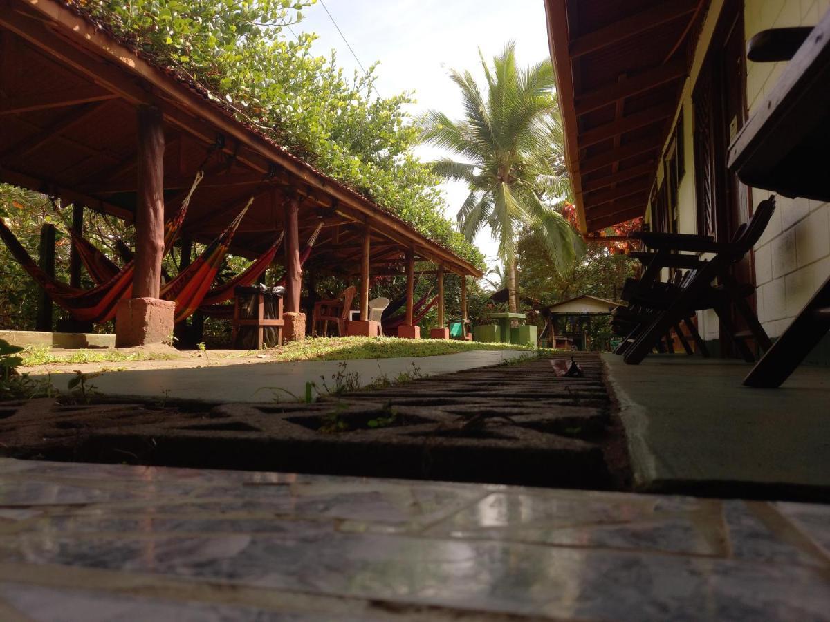 Cabinas Balcon Del Mar Tortuguero Exterior foto